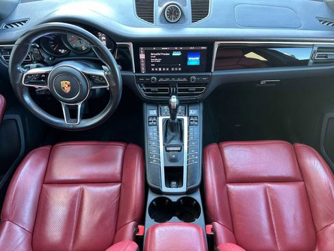 Used 2021 Porsche Macan S image 6