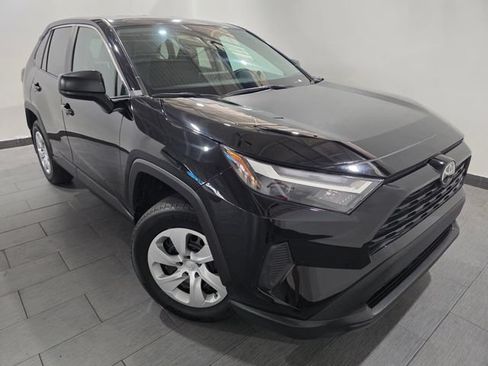 Used 2024 Toyota RAV4 LE AWD/4WD image 7