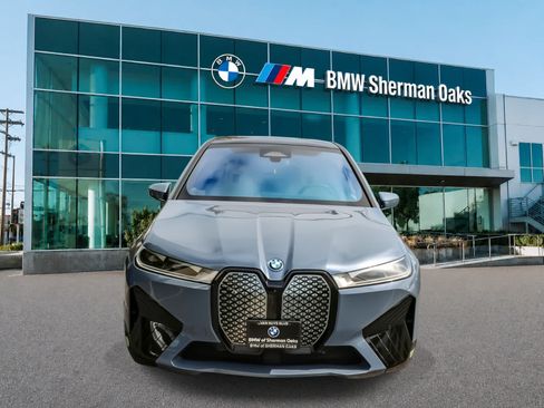 Used 2024 BMW iX xDrive50 w/ Sport Package AWD/4WD image 2