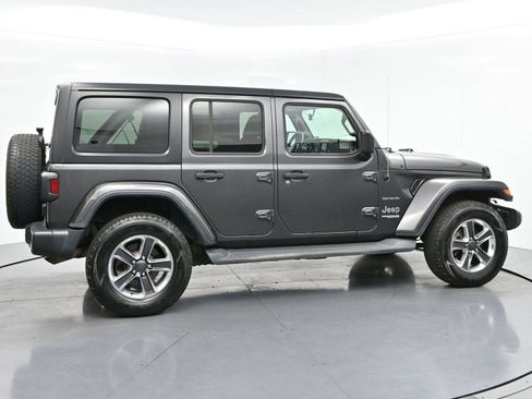 Used 2018 Jeep Wrangler Unlimited Sahara w/ Cold Weather Group AWD/4WD image 8