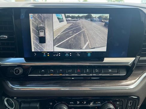 Used 2022 Chevrolet Silverado 1500 LTZ AWD/4WD image 18