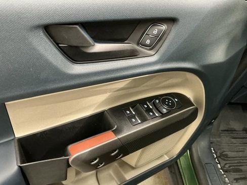 Used 2025 Ford Maverick Lariat w/ 4K Tow Package image 16