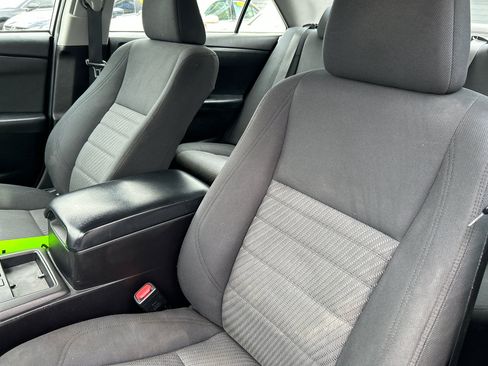 Used 2015 Toyota Camry LE image 18