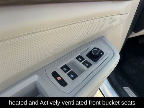 Used 2025 Volkswagen Atlas SEL image 13