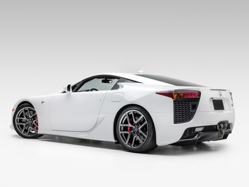 Used 2012 Lexus LFA RWD image 3