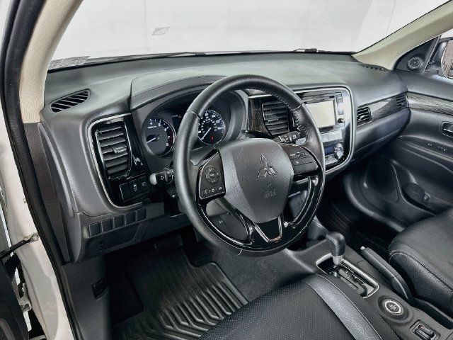 Used 2016 Mitsubishi Outlander AWD image 21