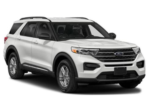 Used 2022 Ford Explorer XLT w/ Equipment Group 202A AWD/4WD image 9