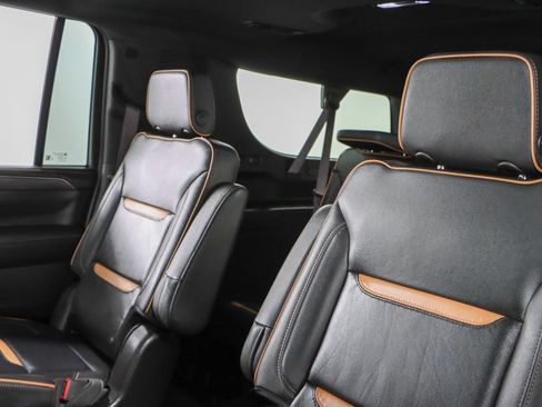 Used 2024 GMC Yukon XL AT4 w/ Technology Package AWD/4WD image 28