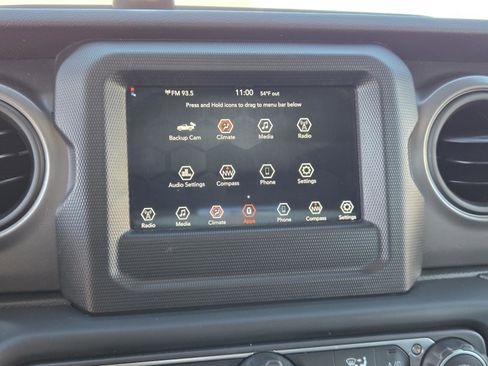 Certified 2023 Jeep Gladiator Sport image 7