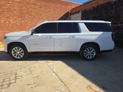 Certified 2023 Chevrolet Suburban Premier image 4