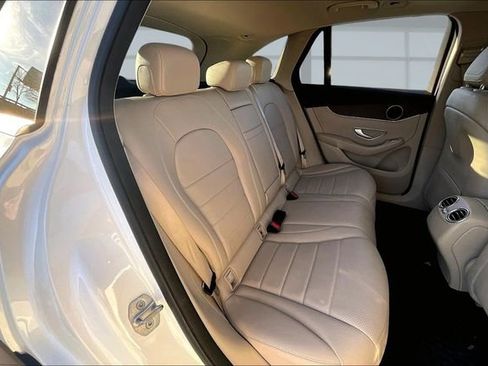 Used 2021 Mercedes-Benz GLC 300 4MATIC image 27