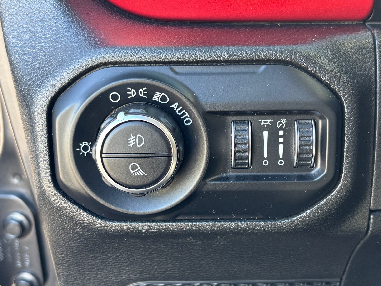 Used 2020 Jeep Gladiator Rubicon w/ Safety Group AWD/4WD image 26