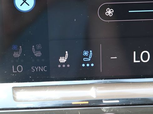 Used 2024 Volkswagen Atlas SE FWD image 30
