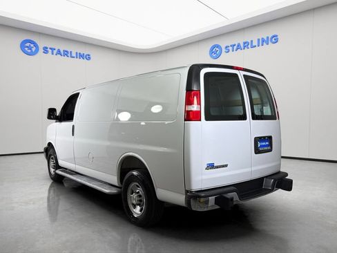 Used 2025 Chevrolet Express 2500 w/ Driver Convenience Package RWD image 7