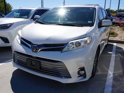 Used 2019 Toyota Sienna XLE
