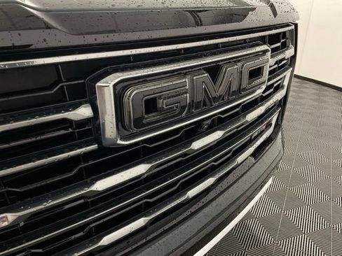 Used 2025 GMC Yukon AT4 w/ AT4 Premium Package AWD/4WD image 12