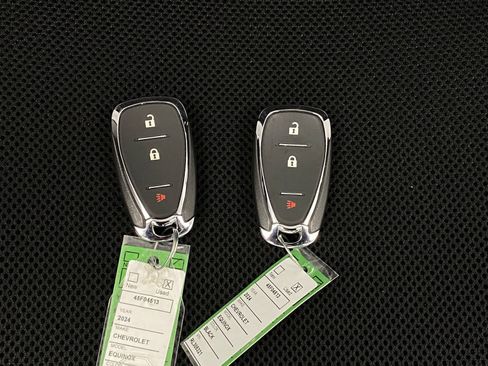 Used 2024 Chevrolet Equinox LS w/ LS Convenience Package FWD image 9
