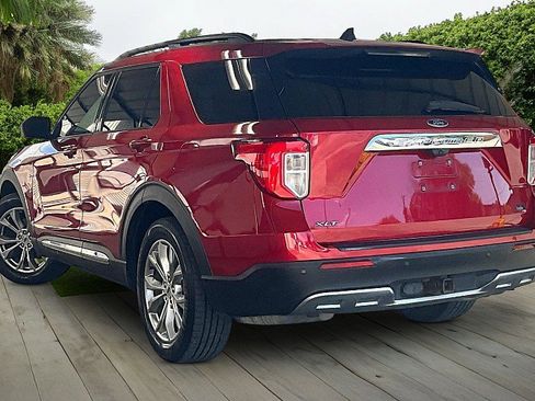 Used 2021 Ford Explorer XLT w/ Equipment Group 202A RWD image 10