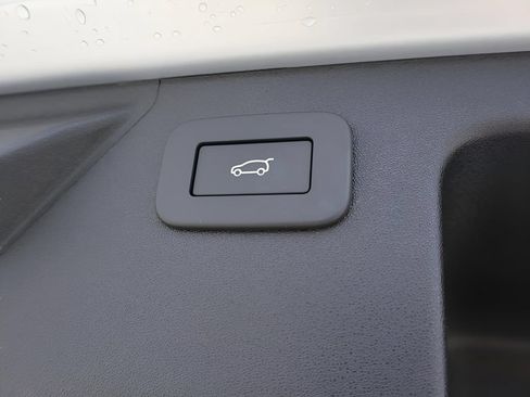 Used 2025 Land Rover Discovery Sport Dynamic SE AWD/4WD image 19