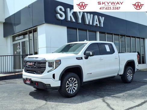 Used 2023 GMC Sierra 1500 AT4 AWD/4WD image 1