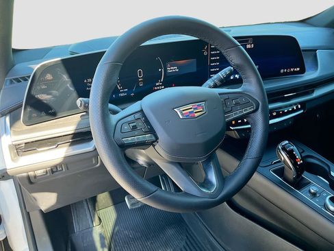 Used 2024 Cadillac XT4 Sport image 9