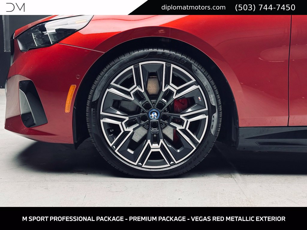 Used 2025 BMW i5 xDrive40 w/ M Sport Package AWD/4WD image 40