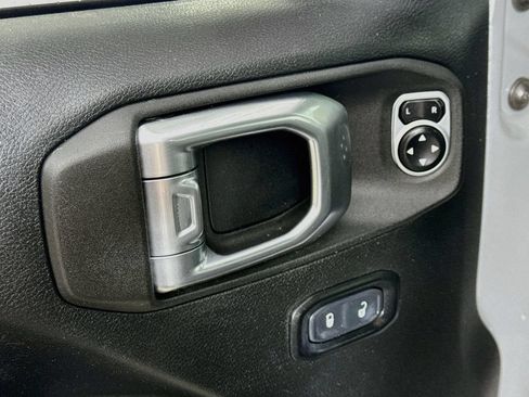 Used 2020 Jeep Wrangler Unlimited Rubicon AWD/4WD image 19