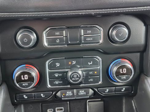 Used 2021 Chevrolet Tahoe LT image 23