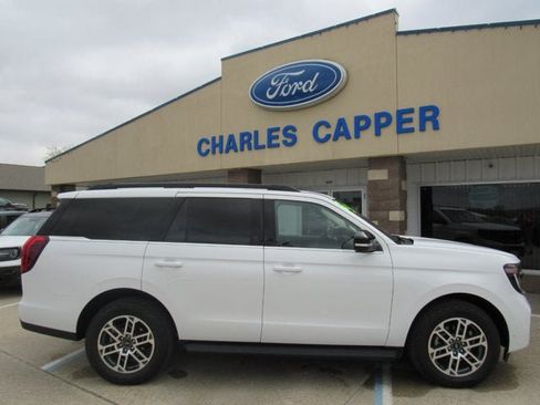 Used 2025 Ford Expedition Active AWD/4WD image 4