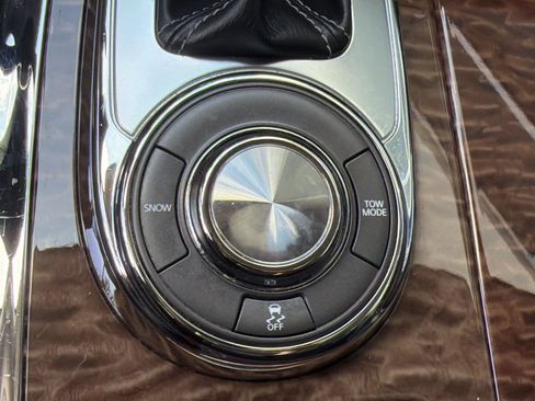 Used 2020 Nissan Armada SL w/ Premium Package RWD image 36