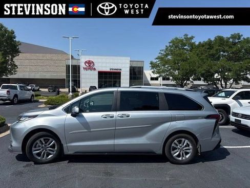 Used 2025 Toyota Sienna Limited AWD/4WD image 1