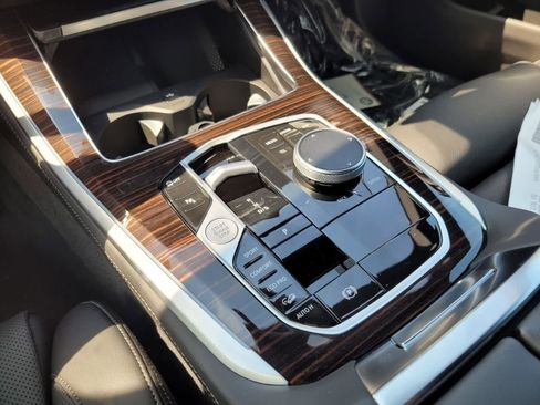 New 2026 BMW X5 xDrive40i w/ Parking Assistance Package image 10