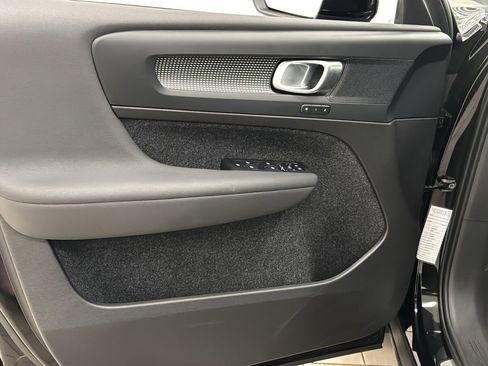 Certified 2025 Volvo XC40 B5 Plus image 21
