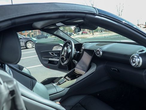 Used 2025 Mercedes-Benz SL 55 AMG 4MATIC image 41