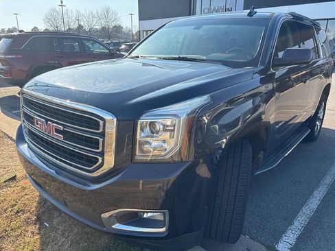 Used 2019 GMC Yukon SLE w/ SLE Value Package image 3
