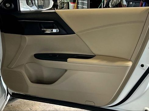 Used 2015 Honda Accord EX-L image 19