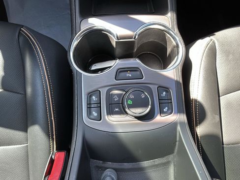 Used 2024 GMC Terrain AT4 w/ Infotainment Package II image 32