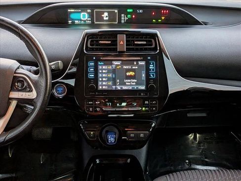 Certified 2018 Toyota Prius Three image 13