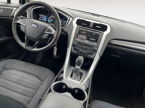 Used 2016 Ford Fusion SE FWD image 10