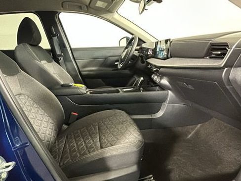 Used 2025 Nissan Kicks SV FWD image 27