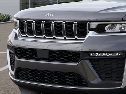 New 2026 Jeep Grand Cherokee Limited image 11