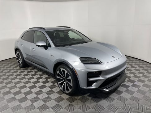 Used 2024 Porsche Macan Turbo Electric AWD/4WD image 9