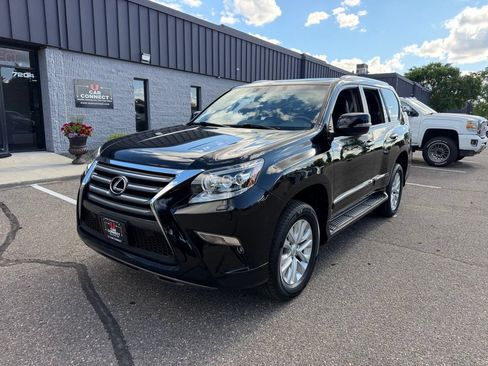 Used 2016 Lexus GX 460 w/ Premium Package AWD/4WD image 3