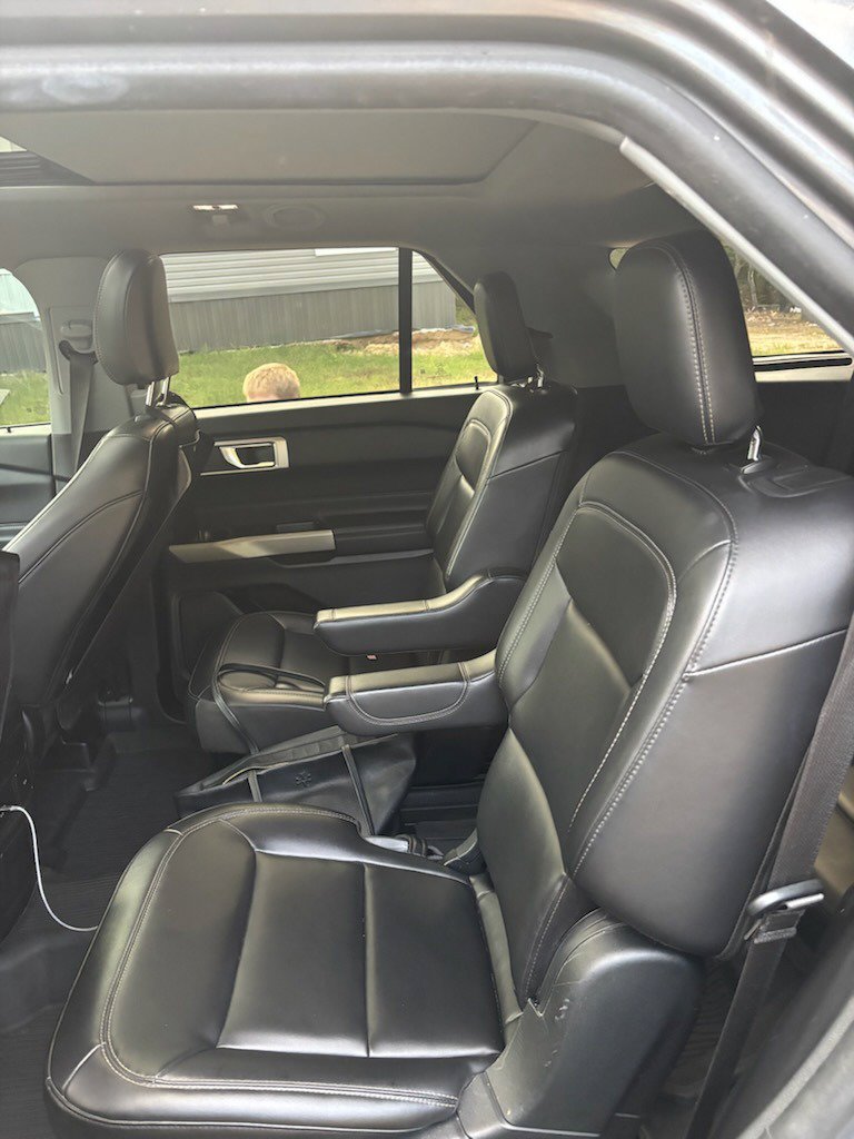 Used 2022 Ford Explorer XLT w/ Equipment Group 202A AWD/4WD image 10