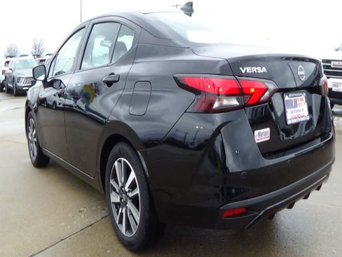 Used 2025 Nissan Versa SV FWD image 8