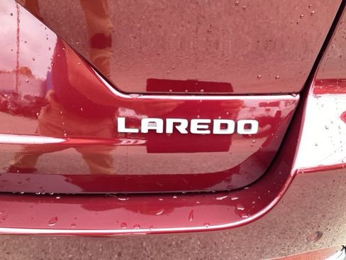 New 2025 Jeep Grand Cherokee Laredo w/ Luxury Tech Group I image 15