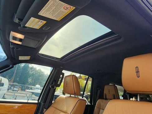 Used 2012 Lincoln Navigator 2WD image 26