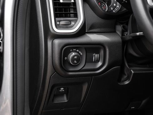 Used 2023 RAM 1500 Big Horn AWD/4WD image 37