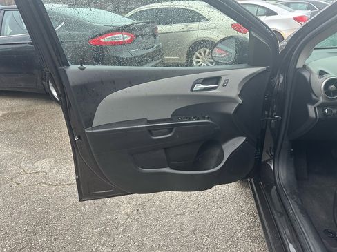 Used 2015 Chevrolet Sonic LT image 13