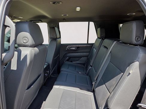 Used 2025 Chevrolet Tahoe LT AWD/4WD image 18